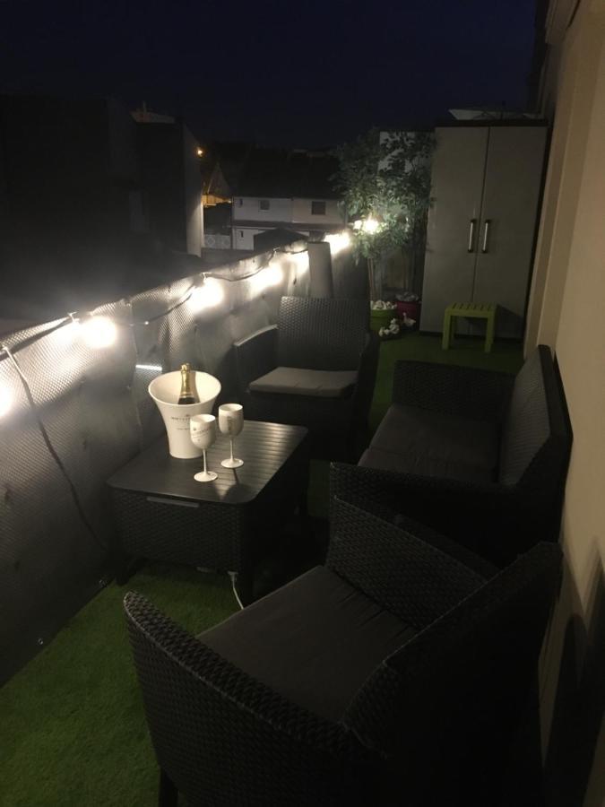 Victoria-T2-41M2-Balcon, Wifi, Linge, Produits, Menage Inclus Apartment Reims Exterior photo